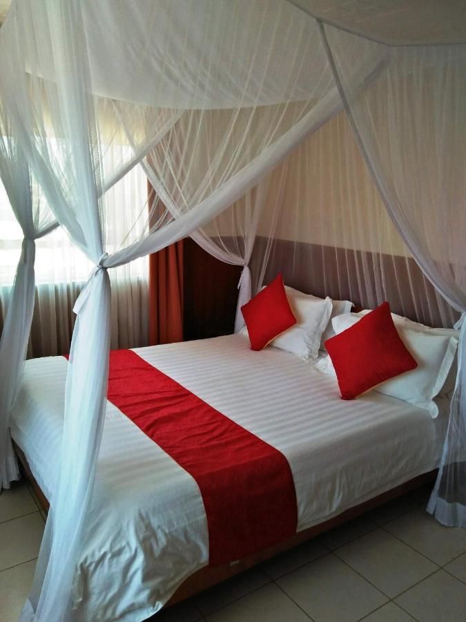Bomen Hotel Isiolo Extérieur photo