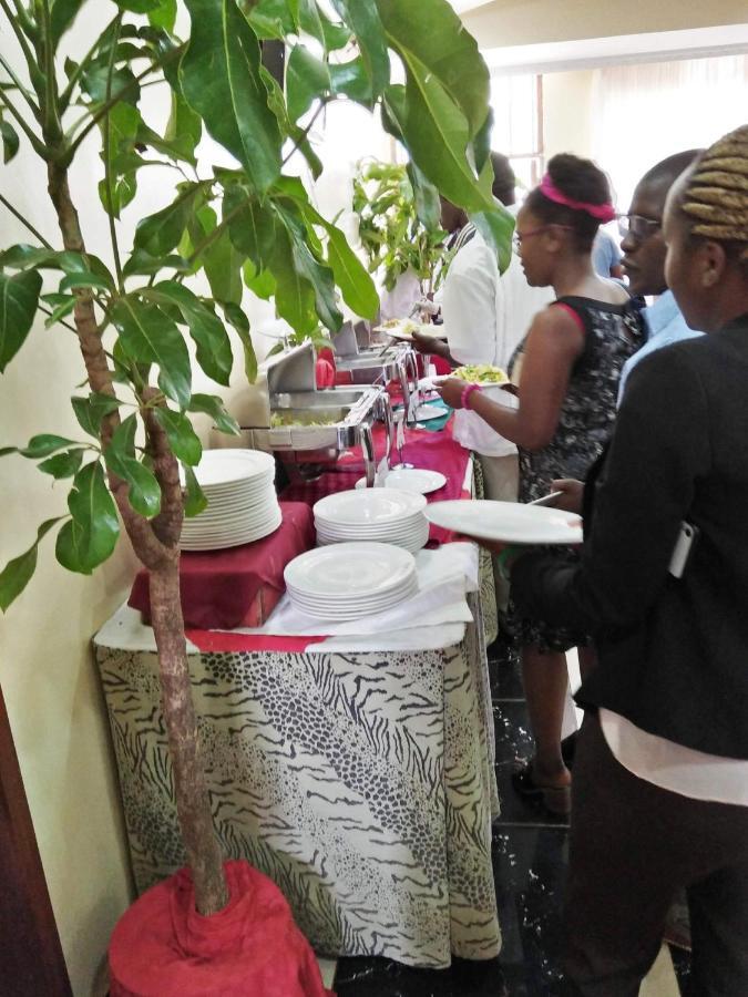 Bomen Hotel Isiolo Extérieur photo